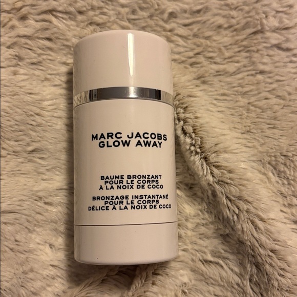 Marc Jacobs Glow Away Coconut Body Stick - Picture 6 of 8